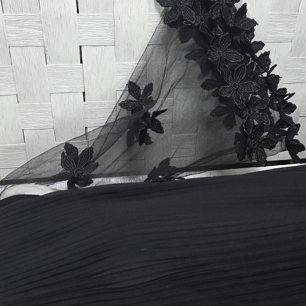 Forever 21 Dress - Picture 4 of 9